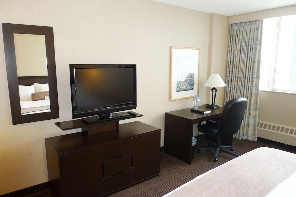 Hotel Ramada Plaza By Wyndham Calgary Downtown Exterior foto