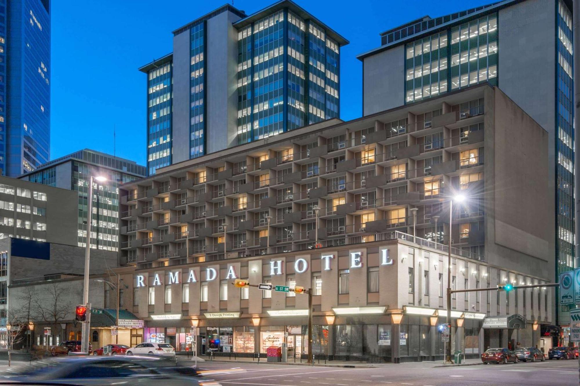 Hotel Ramada Plaza By Wyndham Calgary Downtown Exterior foto